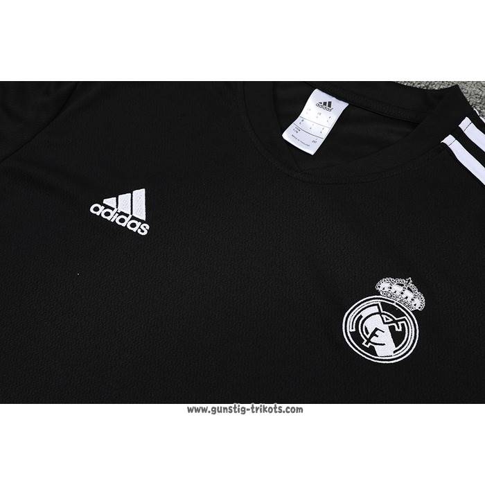 Trainingsanzug
 Real Madrid Kurzarm
 2022-2023 Schwarz
 y Purpura - Kurze Hose

